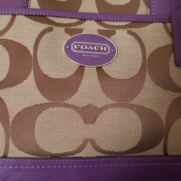 Coach purse - Picture 3 of 4